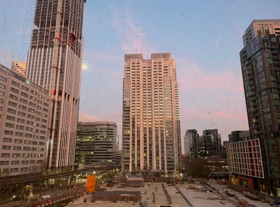 Spacious room, heart of Canary Wharf Main Photo