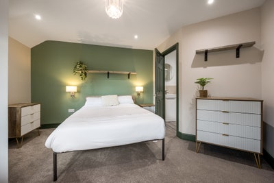 Ensuite Rooms Available 🏡 Downside Road Main Photo