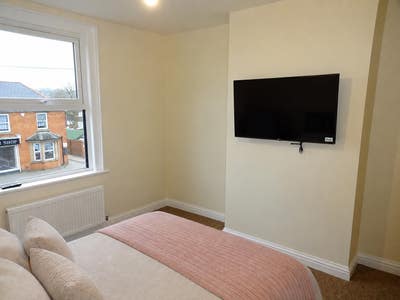 Preston Road Ensuite Room Main Photo