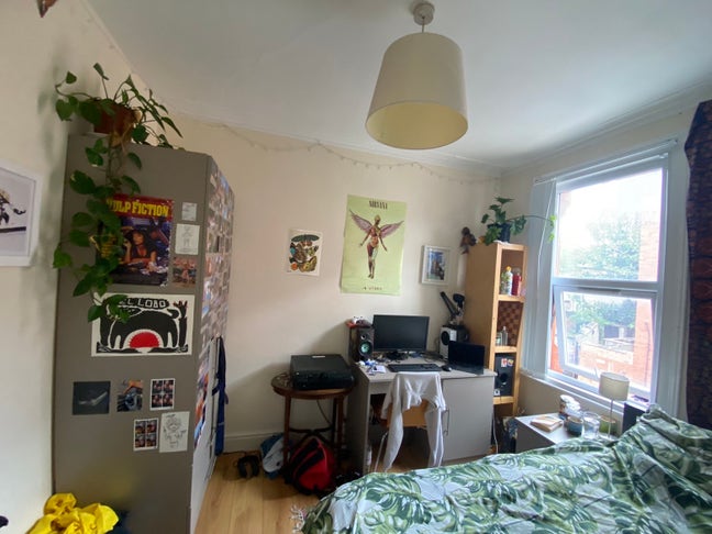 Double bedroom in 6 bed flat, L15 Main Photo