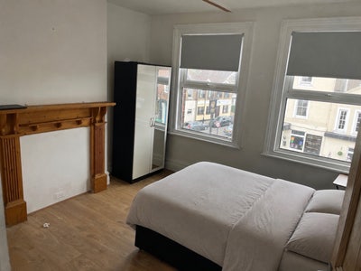 Double room - SE25 - all bills included   Main Photo