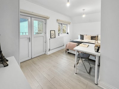 💥Offer – 5 Minutes to Piccadilly Line💥 Main Photo