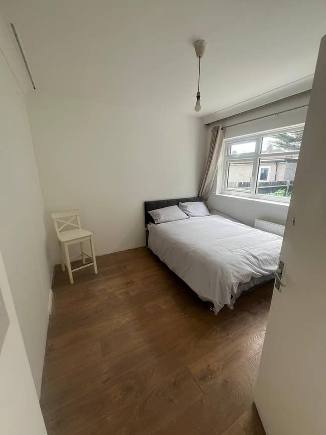 Studio flat with all bills available in HA3 Main Photo