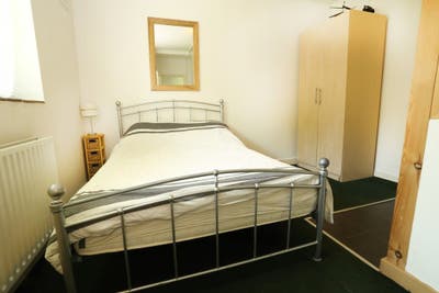 En-Suite XL Room + Garden nr Vicky Park 🌿✨🚆 Main Photo