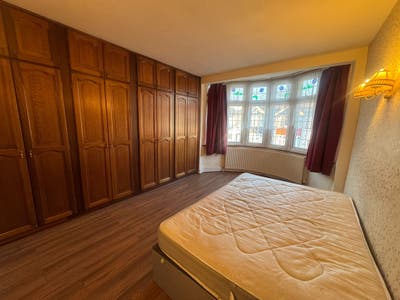 3-Bedroom Mid-Terrace House in  Upney (IG11) Main Photo