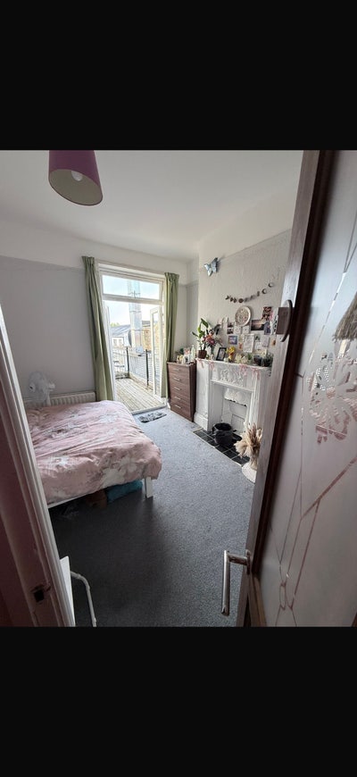 Beautiful Large Double Room with Private Terrace Main Photo
