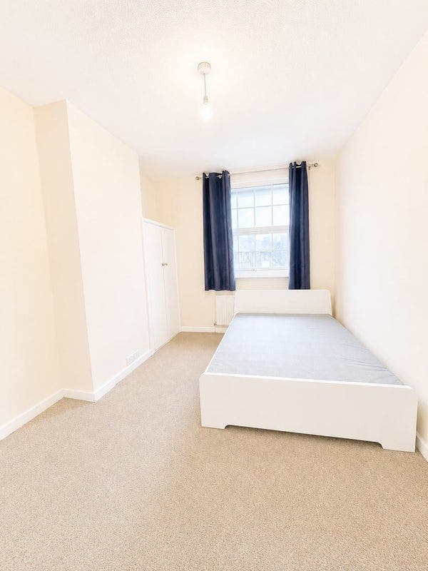 2Dbl Room in Sheppard Bush/ White City (West) Main Photo