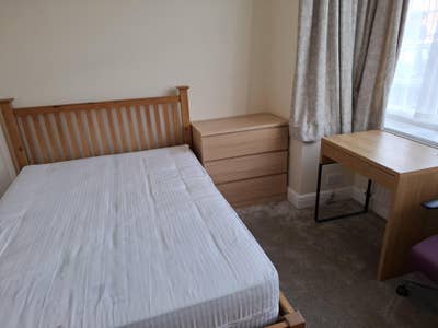 Lge Rm-Parking-Nr.Business.Pk-Shortterm Accepted Main Photo