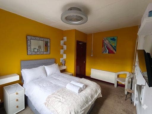 Modern Plug & Play Room – Bloomsbury (Short Stay) Main Photo