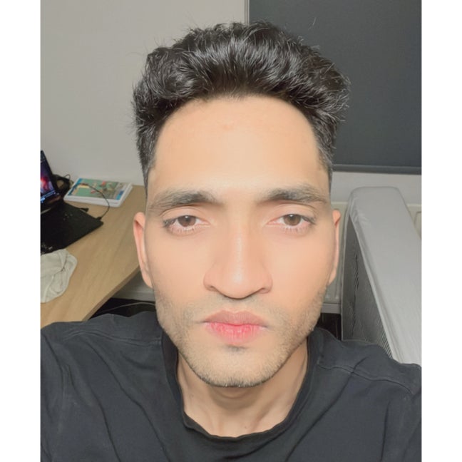 I am a professional male aged 29. I am lookin... Main Photo