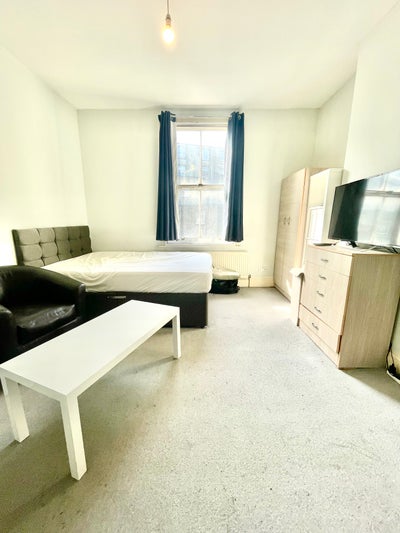 ***All Bills Included*** &pound;1350 Pm  Main Photo