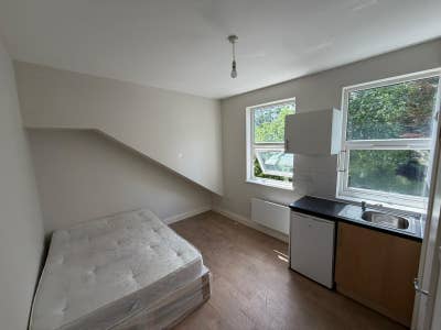 DSS - Studio Flat Available in Hither Green SE6 Main Photo