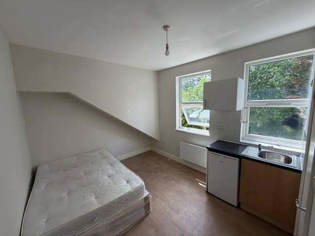 DSS - Studio Flat Available in Hither Green SE6 Main Photo
