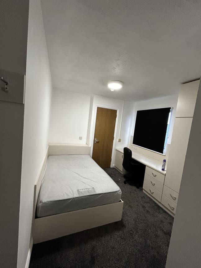 En-suite room tenancy takeover  Main Photo