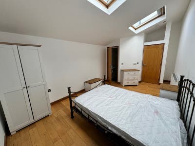 UC/PIP/ESA Double Room Bradford Main Photo