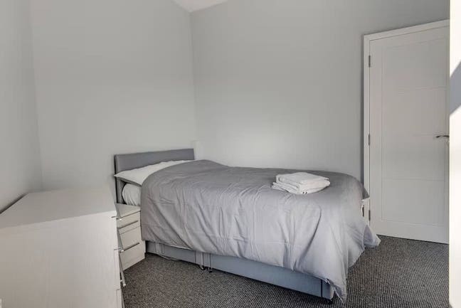 Free Rooms, No Move In Fees, Benefits Only Main Photo