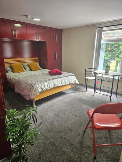 Beautiful Double Room for Single Person Main Photo