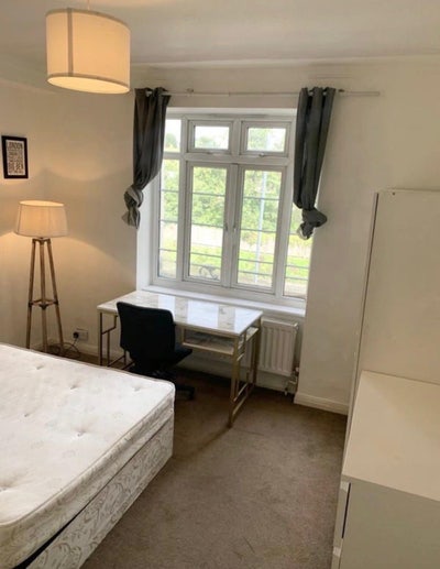 Spacious single room - Golders Green NW11 Main Photo