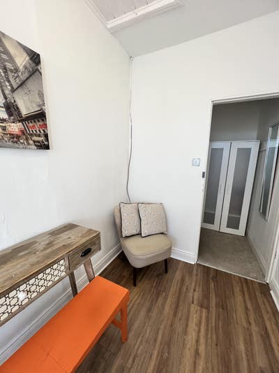Stylish Room - Next to Station Main Photo