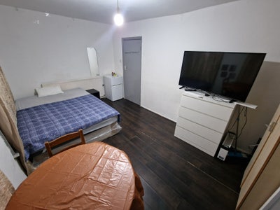 Large Double Room Brixton Main Photo