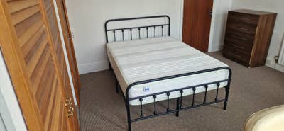 Room To Let, well maintained, Walk To UHW Main Photo