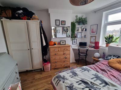 Double bedroom Stoke Newington avail. early August Main Photo