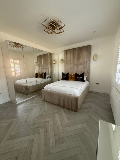 Modern 4 Bedroom House  Main Photo