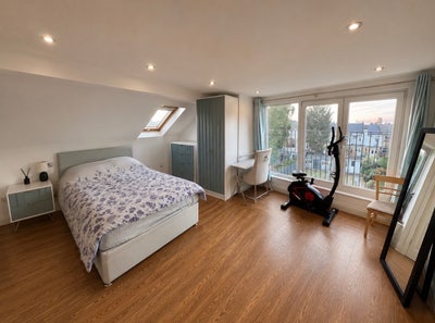 *Stunning Large En Suite Room* Available in SW16* Main Photo