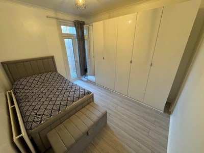 **Beautiful good size rooms close to Zone 3**  Main Photo