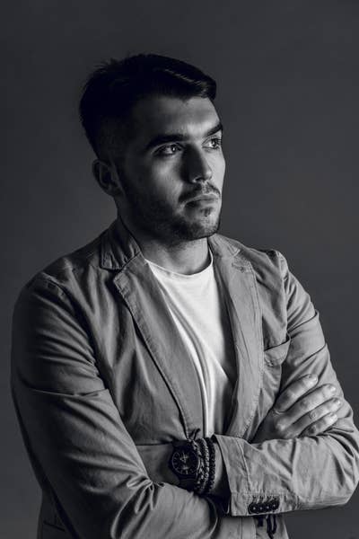 Looking for a room or a studio Main Photo