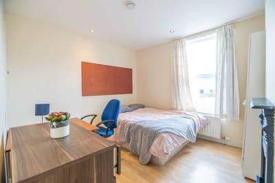 Room at 10 Lamel Street Main Photo