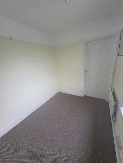 Double room for let in smart, clean house. Main Photo