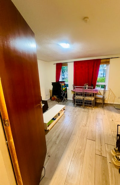 1 double bedroom in a 2bhk apartment  Main Photo