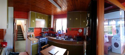 Double bedroom in 4 bedroom house Main Photo