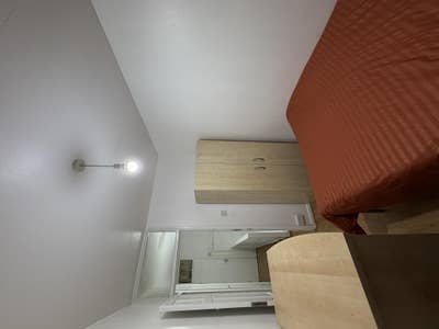 1 bedroom semi double available e14🏡🔐 Main Photo