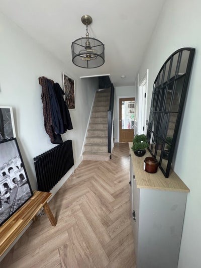 3 rooms available in a comfortable family home Main Photo