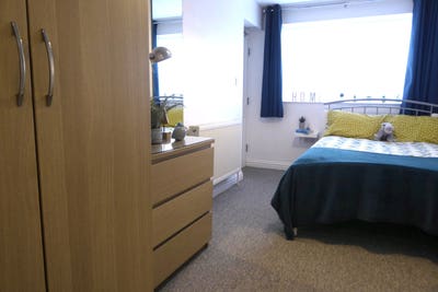 Perfect En Suite room. Nr L&D Hospital Main Photo