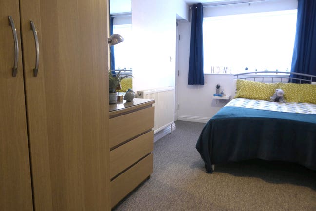 Perfect En Suite room. Nr L&D Hospital Main Photo