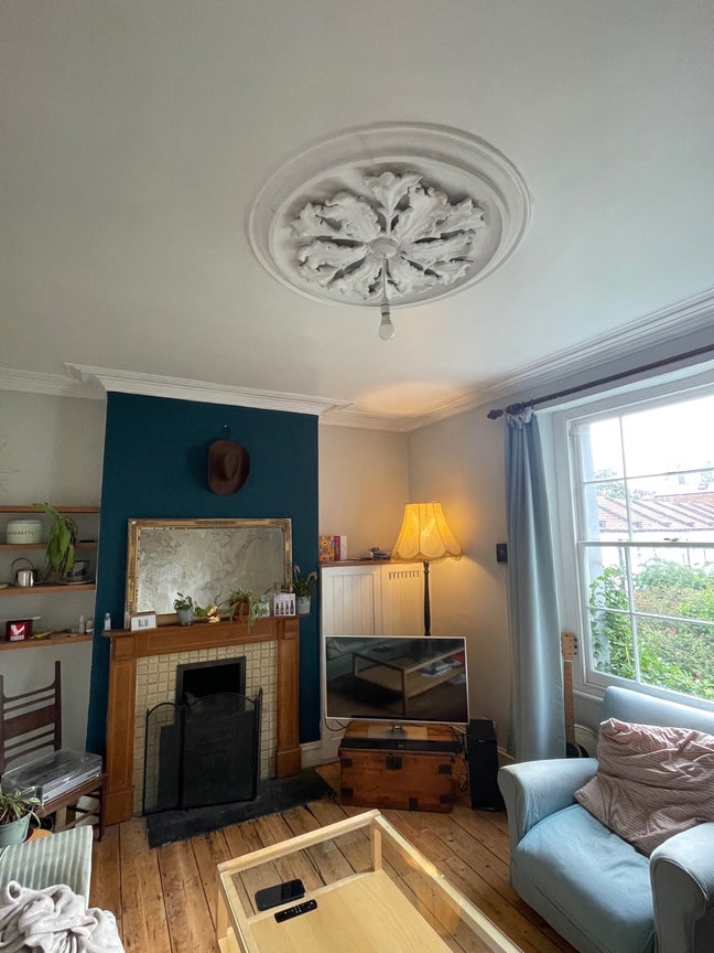 Room in Friendly House Main Photo