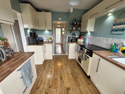 (Barton -Torquay) Large Double Room Main Photo