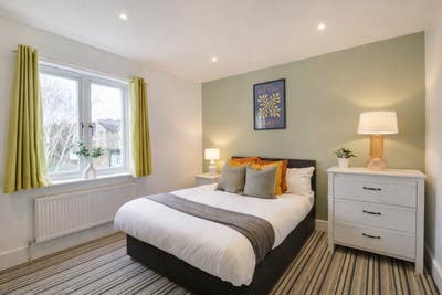 En-Suite Rooms in 5-Bed House – Close to Hospital Main Photo