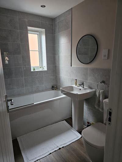 Double room in Brockham with own bathroom  Main Photo