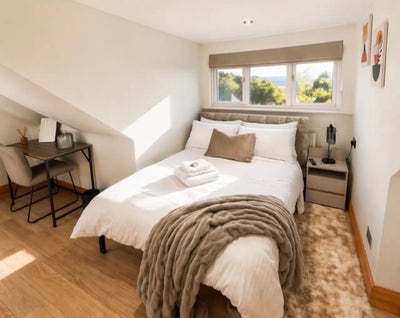 Double Room with sole use private bathroom  Main Photo