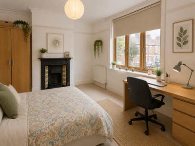 One Room Available Within in a 6 Bedroom House! Main Photo
