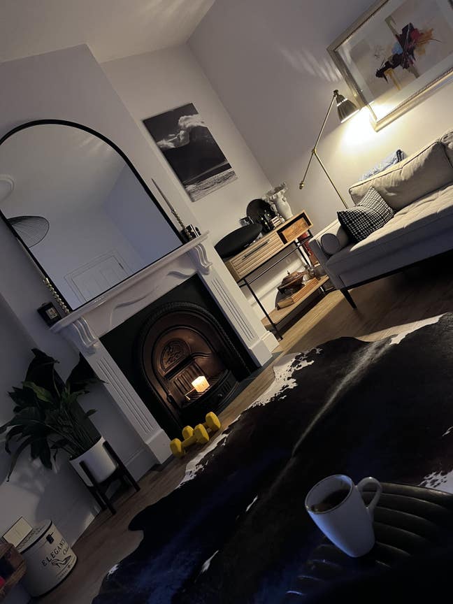 Lodger- Lovely spotless flat- suited to Female Main Photo