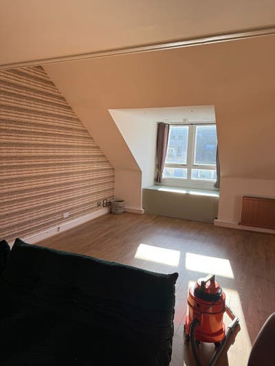 🏡 Flatmate Wanted – Spacious Furnished Room in  Main Photo