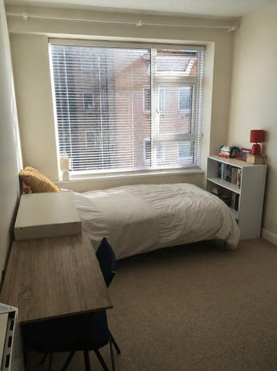Quiet, Comfortable Room to Rent – &pound;800 per Month Main Photo