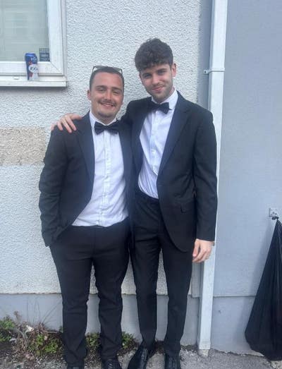 Two graduate friends moving to London! Main Photo