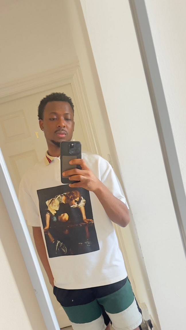 Professional Male seeks a single or double room Main Photo