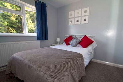 Furnished & Spacious Double Room with Ensuite  Main Photo